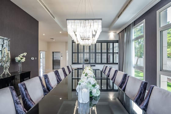 Bespoke Luxury Villa with Lake Views in Emirates Hills: Image 5