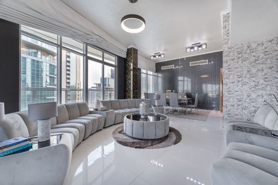 Luxury Penthouse with Spectacular Fountain Views | Owner Occupied: Image 5