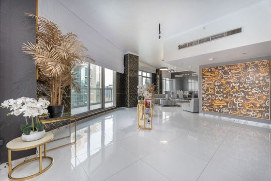 Luxury Penthouse with Spectacular Fountain Views | Owner Occupied: Image 8