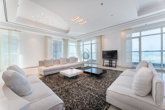 Fully Furnished Loft-style Penthouse Apartment in Dubai Marina: Image 32