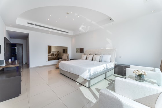 Fully Furnished Loft-style Penthouse Apartment in Dubai Marina: Image 27