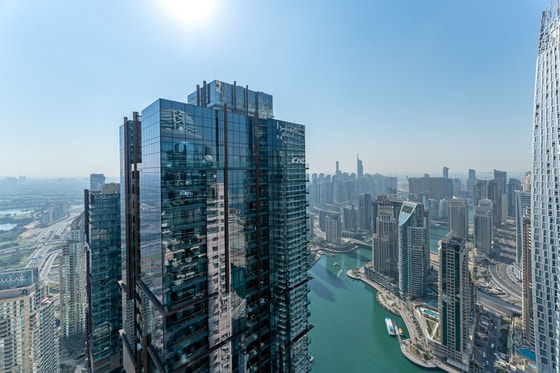 Fully Furnished Loft-style Penthouse Apartment in Dubai Marina: Image 20