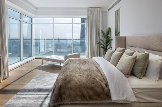 Fully Renovated Loft-style Penthouse Apartment in Dubai Marina: Image 13