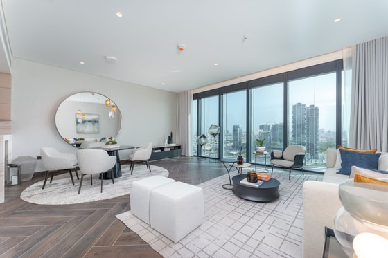 Dubai Frame view apartment in luxury One Za’abeel Residence: Image 1