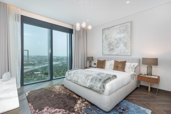 Dubai Frame view apartment in luxury One Za’abeel Residence: Image 8