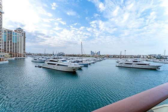 Stunning Waterfront Apartment on Palm Jumeirah with Atlantis views, picture 1