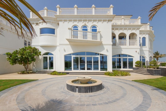 1 of 4 Classic Luxury Tip Villa in Palm Jumeirah, picture 1