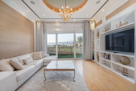 Exclusive Magnificent Villa in Emirates Hills: Image 15