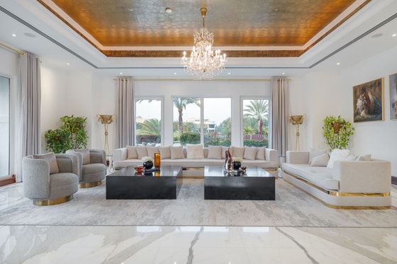 Exclusive Magnificent Villa in Emirates Hills: Image 6