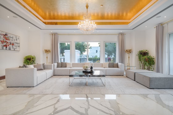 Exclusive Magnificent Villa in Emirates Hills: Image 26
