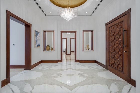 Exclusive Magnificent Villa in Emirates Hills: Image 41