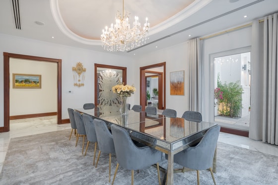 Exclusive Magnificent Villa in Emirates Hills: Image 7