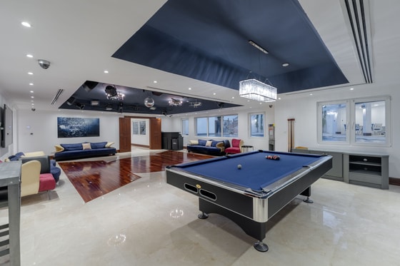 Exclusive Magnificent Villa in Emirates Hills: Image 48