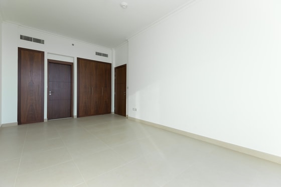 High floor 2-bed apartment with sea view: Image 6
