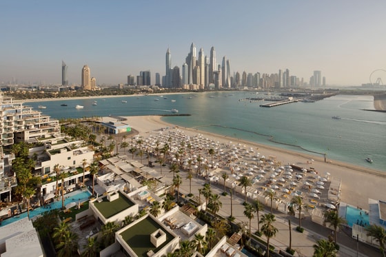 Beachfront Luxury Penthouse on Palm Jumeirah: Image 17