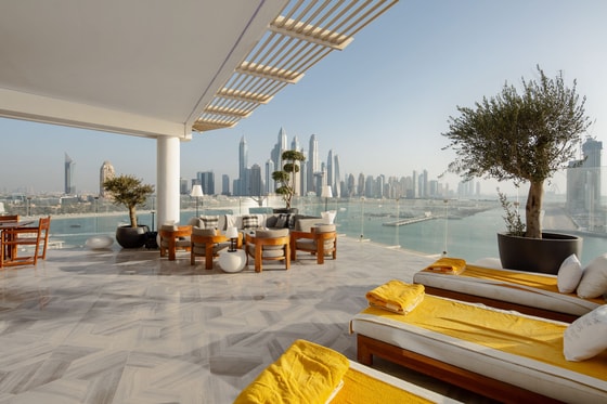Beachfront Luxury Penthouse on Palm Jumeirah: Image 15