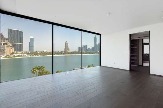 Exclusive Resale Luxury Apartment on Palm Jumeirah: Image 11