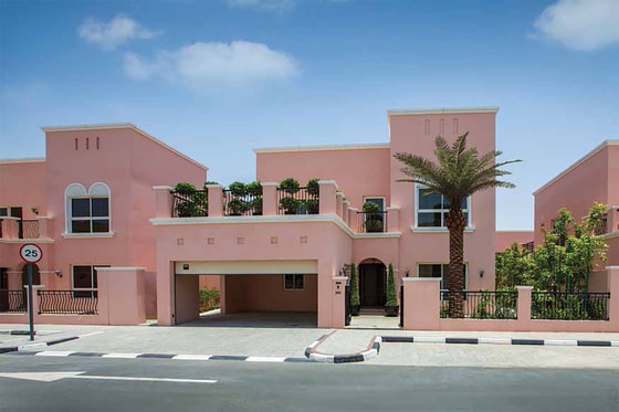Luxury villa in family-friendly community in Nad Al Shiba Third: Image 9