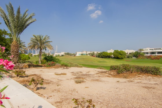 Golf Course Mansion Villa with Skyline Views: Image 32