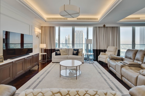 Luxury Serviced Apartment with Sea Views in Downtown Dubai: Image 9