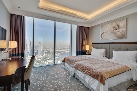 Luxury Serviced Apartment with Sea Views in Downtown Dubai: Image 11